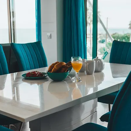 Apartment Beachfront Thalassa